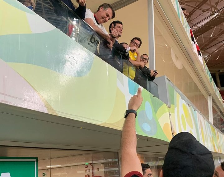 A campo-grandense, Bolsonaro revela “gostar muito” de Guavira, fruto símbolo de MS