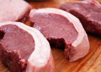 Fiscal da Receita é condenada por exigir 140 kg de picanha para liberar carne importada