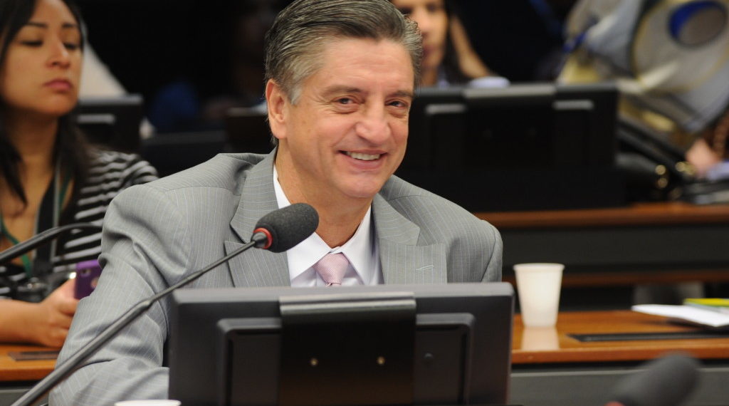 EXCLUSIVO: Dagoberto paga R$ 434 mil a advogado do PDT com dinheiro público