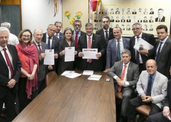 EXCLUSIVO: PT é o partido que mais gastou recursos da Câmara em 11 meses