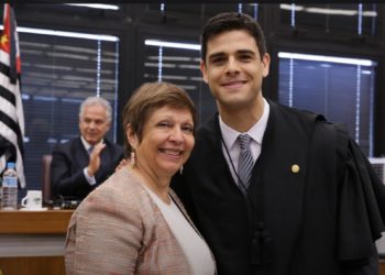 EXCLUSIVO: Juiz que deu sentença com viés ideológico ganha acima do teto constitucional