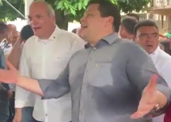 Alcolumbre usa avião da FAB para curtir e dançar no aniversário de Macapá