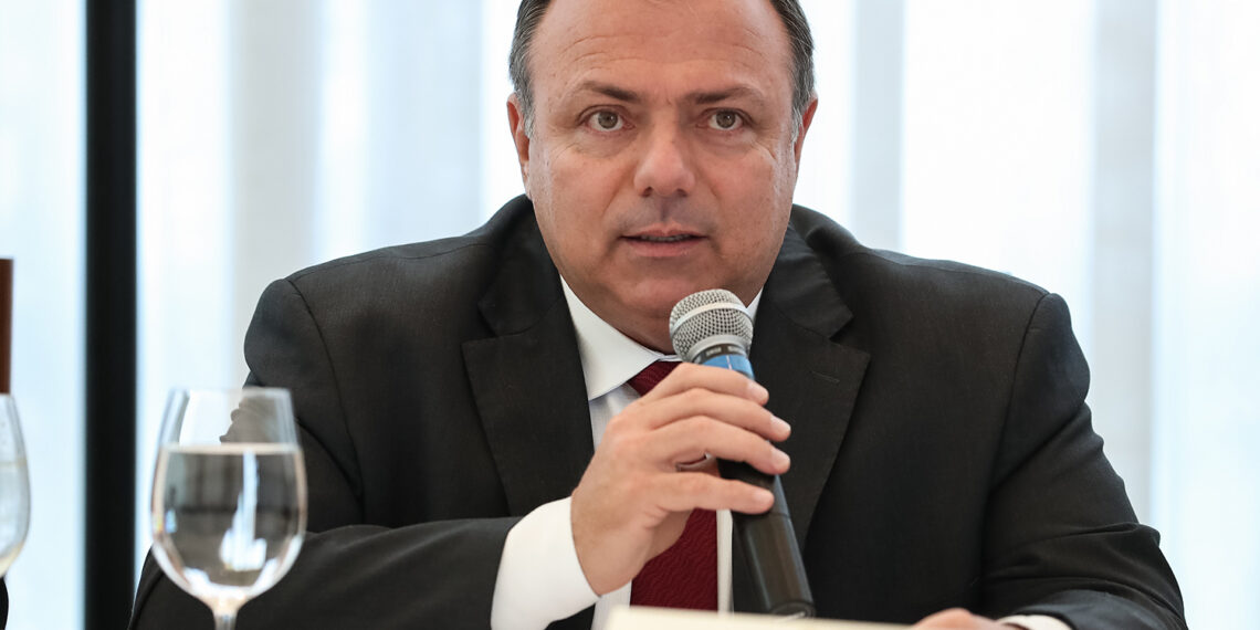 “Mandetta poderia ter usado melhor o tempo dele”, contra-ataca ministro da Saúde