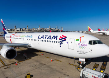 Câmara dos Deputados paga R$ 7 mil para assessora de parlamentar viajar no recesso