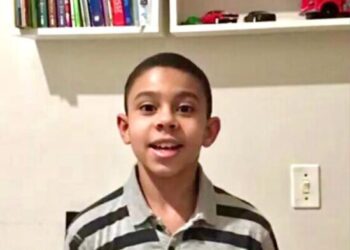 Com 11 anos, menino estuda para concurso de promotor e debate Direito ao vivo