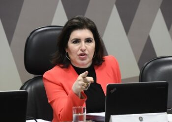Simone Tebet volta a atacar Bolsonaro e exige punição a fazendeiros sobre queimadas