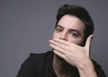 Felipe Neto sugere que manipularia fatos para não beneficiar adversário