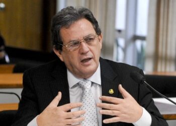 LABAREDAS, a coluna – Análises e opiniões afiadas sobre o cotidiano político