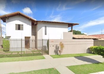 Deputado usa dinheiro público para pagar aluguel de casa com 300 m2 para a família