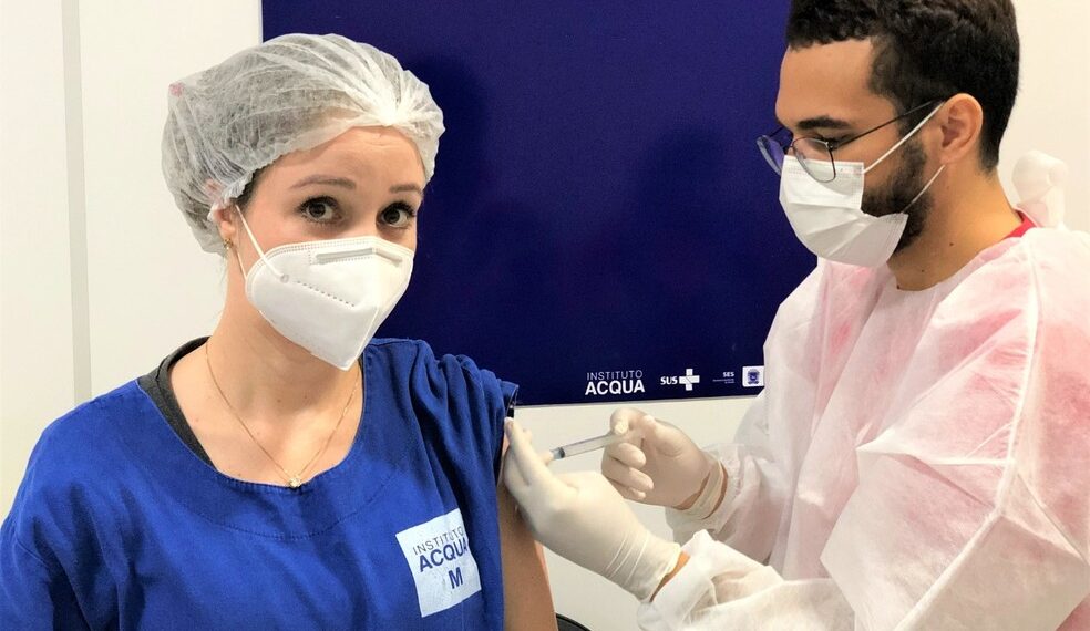 Deputado condena fura-filas e pede altruísmo das pessoas sobre prioridade na vacinação