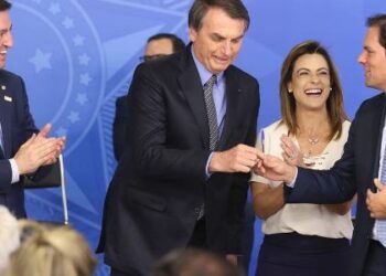 Direita irracional criou ojeriza a conservadores na população, diz senadora