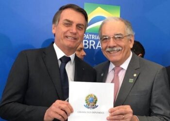 Deputado federal de MS defende Jair Bolsonaro por não querer se vacinar