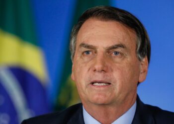 PoderData: 57% desaprovam e 35% aprovam Governo Bolsonaro