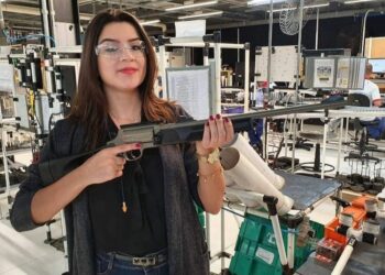 Mulher de deputado recebe R$ 4,8 mil de gabinete onde não é conhecida