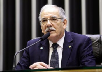 ARTIGO: O tratamento precoce contra a Covid-19 e as drogas de ação viral exuberante