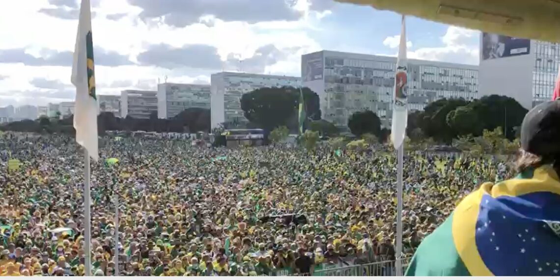 Crescimento de manifestações em apoio ao Governo preocupa adversários políticos