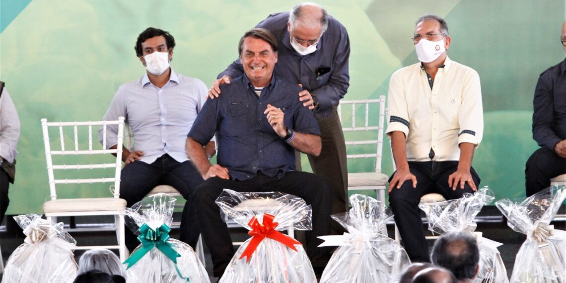 Em MS, Bolsonaro recorre a Luiz Ovando para defender tratamento precoce contra Covid-19