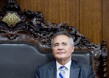 Renan já pagou R$ 429 mil a ex-suplente, secretário no governo do filho