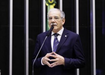 Deputado pede a líderes cristãos que orientem fiéis sobre ataques a Bolsonaro