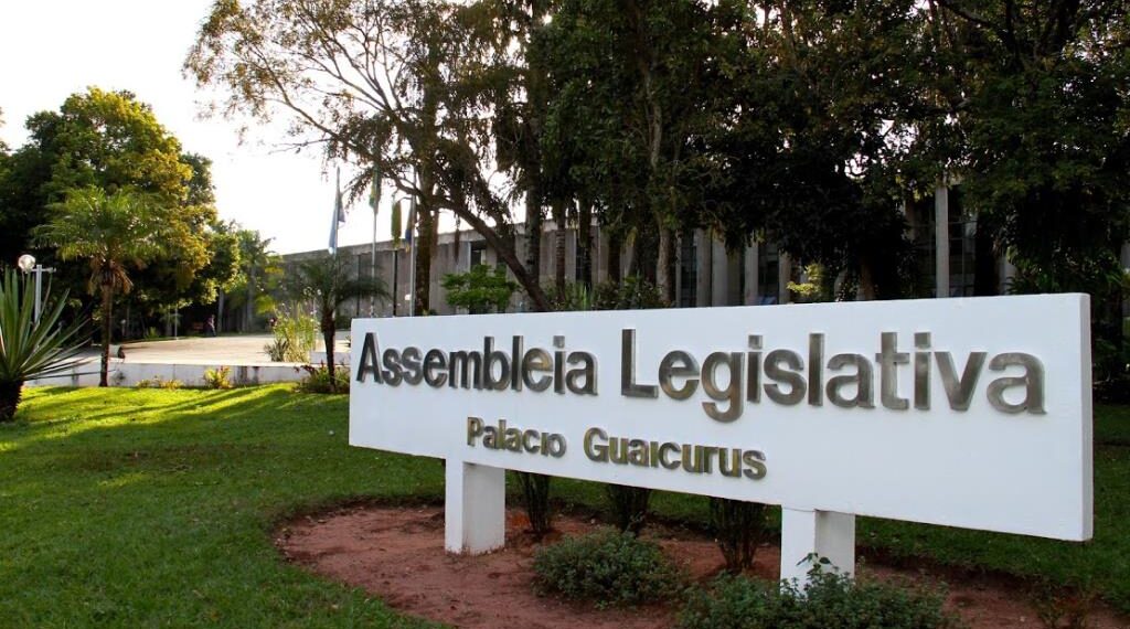 Deputados estaduais torram R$ 8,3 milhões de dinheiro público em consultoria