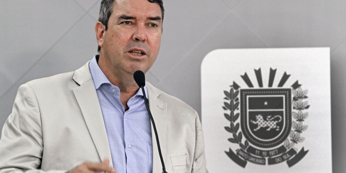 Nosso foco é a vacina, diz Eduardo Riedel, que anuncia retorno das aulas presenciais