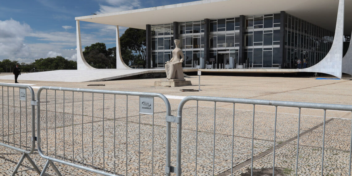 STF faz licitação para cercar prédio com grades de proteção contra protestos