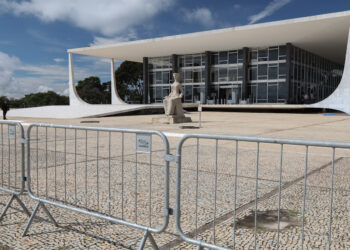 STF faz licitação para cercar prédio com grades de proteção contra protestos