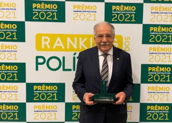 Ovando ganha prêmio de melhor deputado de MS e pede classe política mais qualificada
