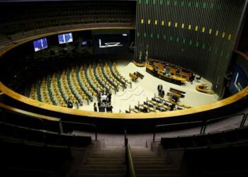 Aprovado pelo TSE, União Brasil terá R$ 1 bilhão do “fundão” para torrar nas eleições