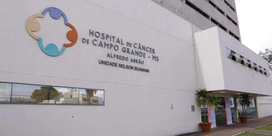 Ao anunciar R$ 16 milhões para Hospital do Câncer, Riedel critica obras paradas