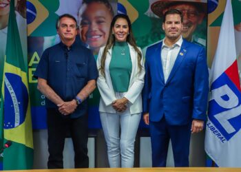 Iara Diniz, mulher do Capitão Contar, é pré-candidata a deputada federal