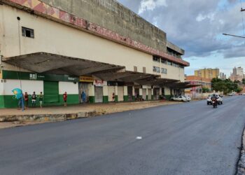 Prefeitura da Capital recupera rua morta e esquece outras mais movimentadas