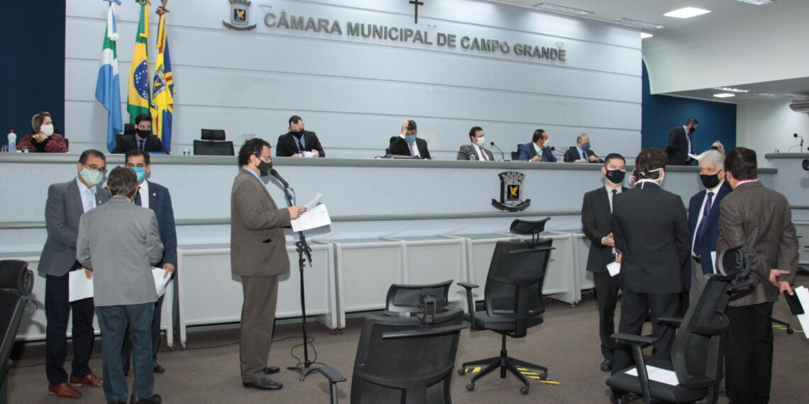 “Fiscais do povo”, vereadores da Capital ignoram rombo nas contas da prefeitura