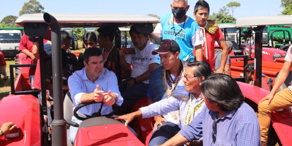 Dos 79 prefeitos do Estado, 71 assinam carta em apoio a Eduardo Riedel