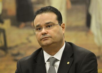 Privilegiado, Fábio Trad vai à Prefeitura falar do mandato a servidores da Capital