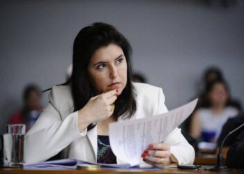 Simone Tebet prega amor e coragem, mas recebe criticas de bolsonaristas e petistas