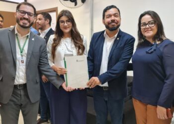 Mulher de deputado se passa por coordenadora de projetos do governo federal