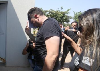 Suspeito de servir Trad com mulheres, ex-assessor é indiciado por 3 crimes