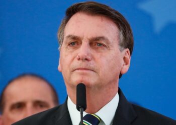 Bolsonaro cresce e dispara na preferência do eleitor no DF, aponta pesquisa