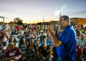 Na periferia da capital, Riedel reforça cuidados com as famílias mais carentes