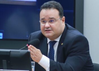 Derrotado nas urnas, Fábio Trad elogia medidas de Alexandre de Moraes