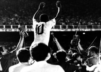 OPINIÃO: Aposentar a 10 será a mais ‘eficiente ação’ para que Pelé seja esquecido