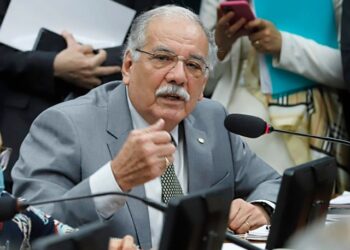 Câmara publica estudo sobre valorização do médico clínico e do atendimento primário