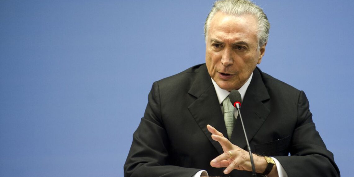 Michel Temer manda Lula tirar os pés do palanque e diz que reconstruiu o país pós-PT