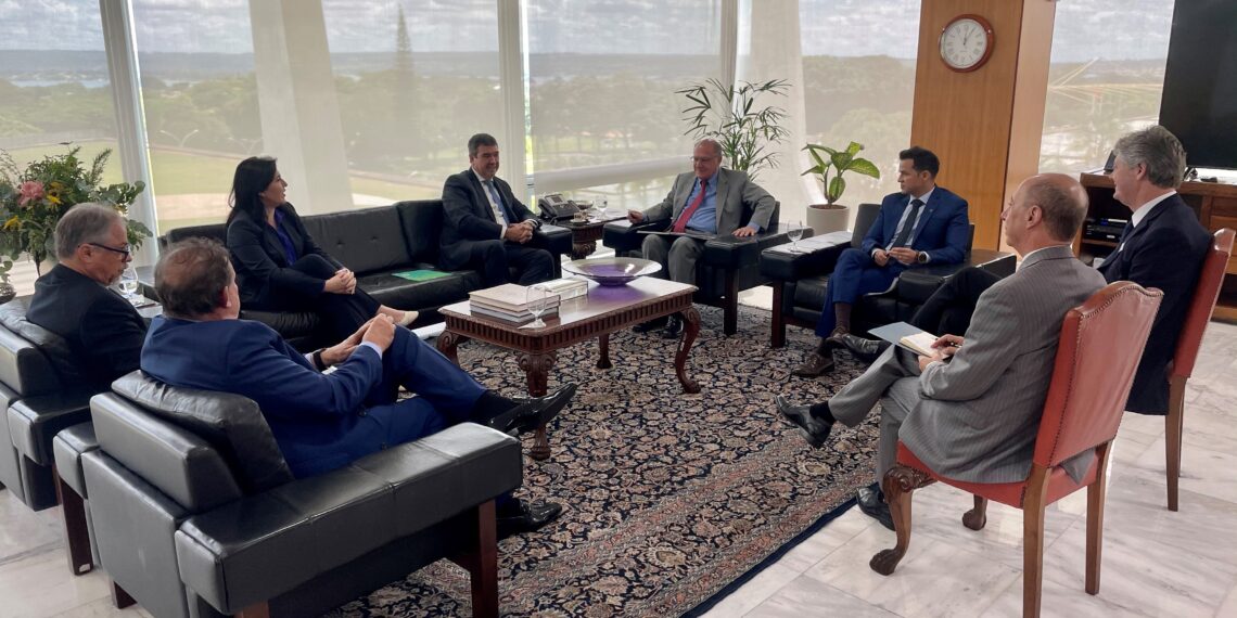 Após 2 dias de reuniões em Brasília, Riedel garante cerca de R$ 1 bilhão em obras