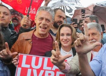 Mulher de Chico ganha cargo no BNDES e família Buarque terá mais picanha na mesa