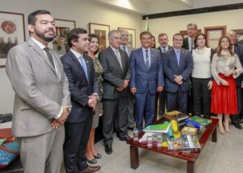 Em 4 anos, deputados de MS gastam mais de R$ 50 milhões em verbas extras