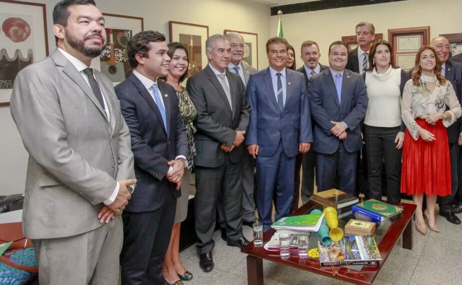 Em 4 anos, deputados de MS gastam mais de R$ 50 milhões em verbas extras