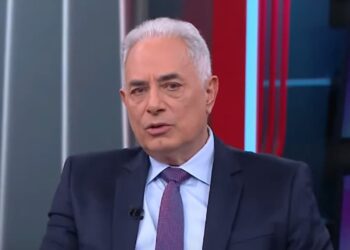 Lula ridiculariza as instituições e o cargo de chefe de Estado, aponta William Waack