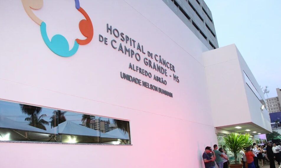 Riedel libera R$ 3,5 milhões para o Hospital do Câncer e garante volta do atendimento